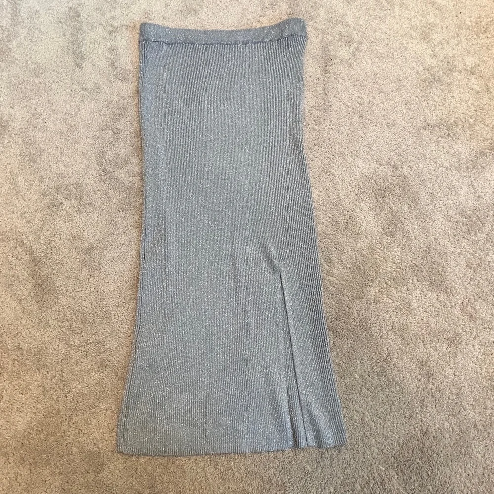 Zara metallic silver thread gray knit midi pencil skirt side slit Sz L NWOT￼